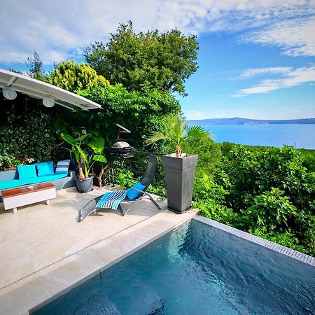Art Gallery House With A Small Relaxing Pool Цриквениця Екстер'єр фото