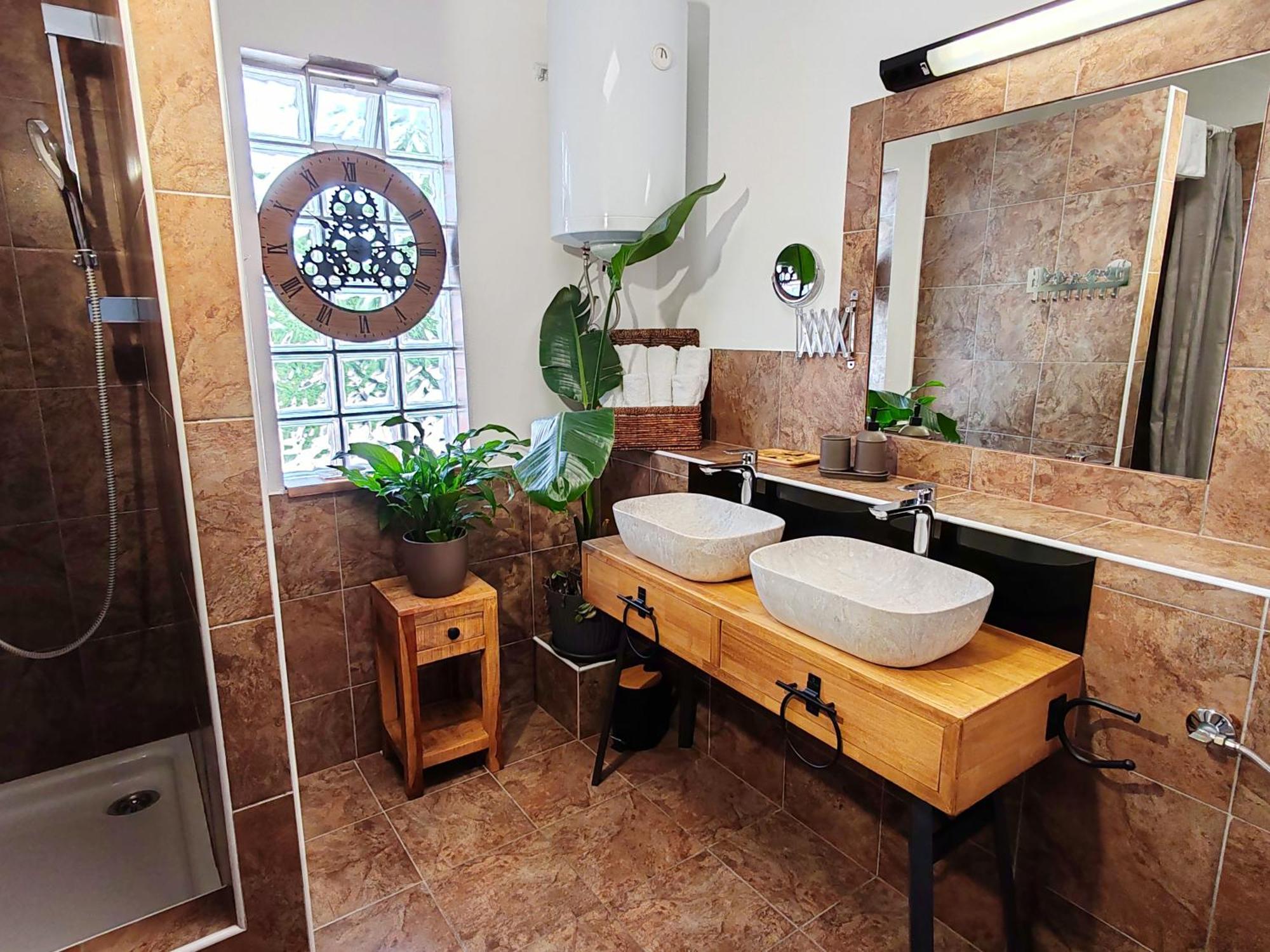 Art Gallery House With A Small Relaxing Pool Цриквениця Екстер'єр фото