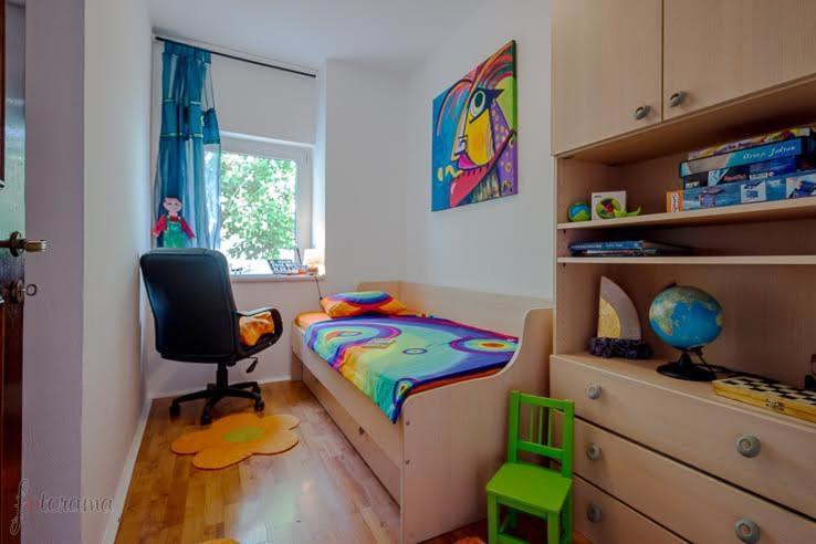 Art Gallery House With A Small Relaxing Pool Цриквениця Екстер'єр фото